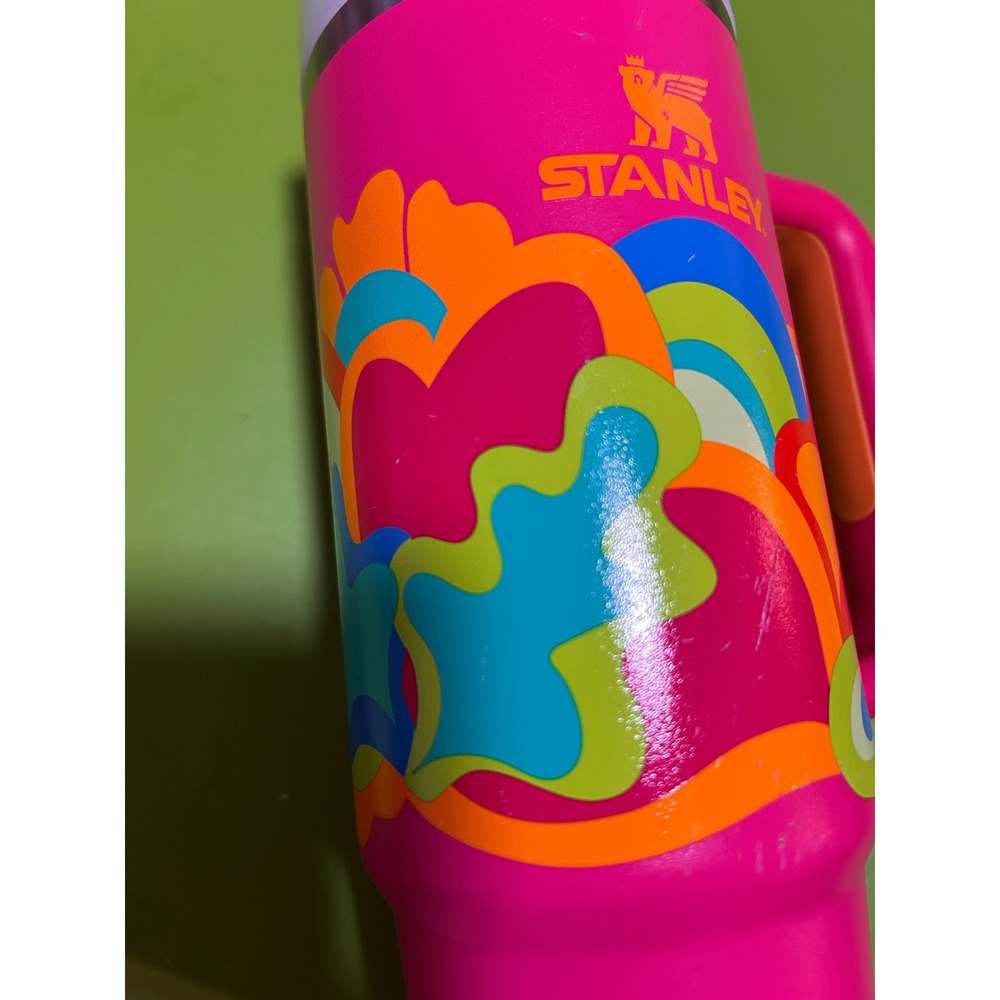 Stanley 30oz Quencher H2.0 FlowState Tumbler Electric Pink Psychedelic Graphic - Picture 6 of 6